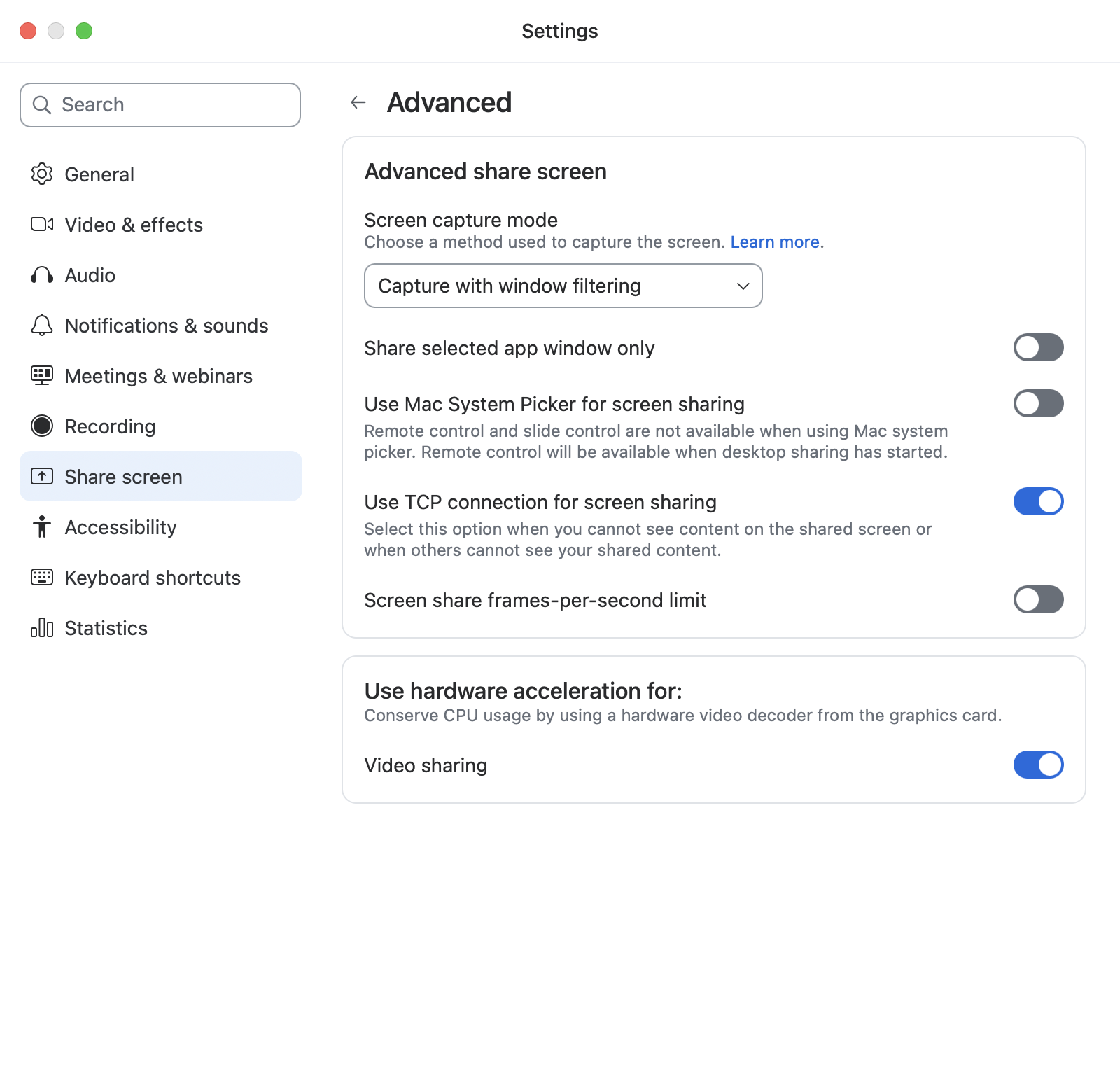 Zoom desktop app Advanced settings screen showing screen capture mode options, including Capture with window filtering